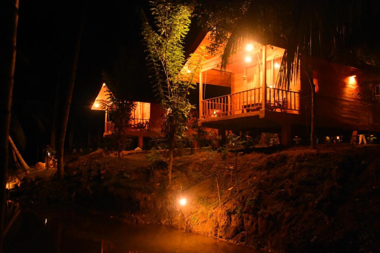 Wild Lake Side Udawalawe Exteriör bild