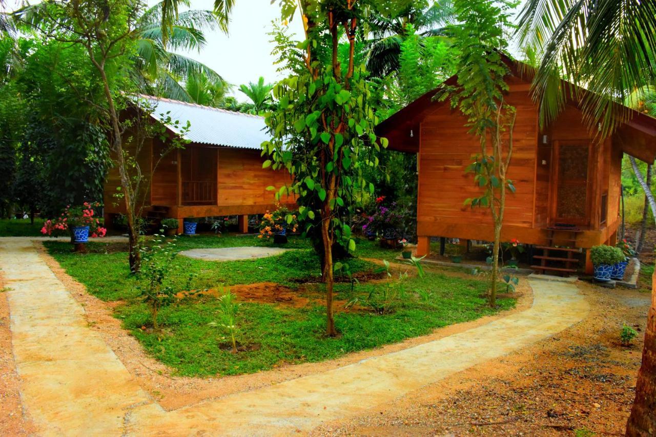 Wild Lake Side Udawalawe Exteriör bild